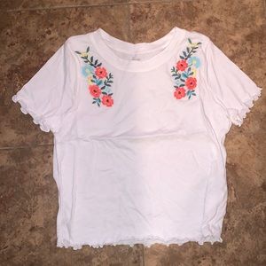Cropped hollister white + flower pattern top